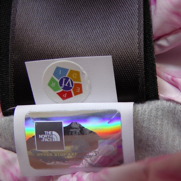 NWT The North Face Vest (Big Girl) - Picture 5 of 7